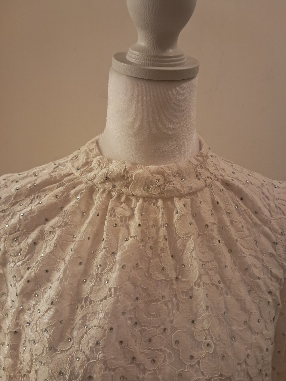 White House Black Market Blouse Top Women's 12 White Mock Neck Lace Embelished - Picture 4 of 14